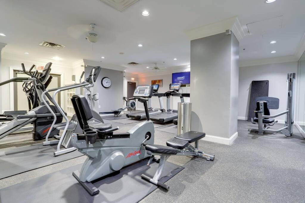Exclusive Apt In Ballston With Gym Арлингтън Екстериор снимка