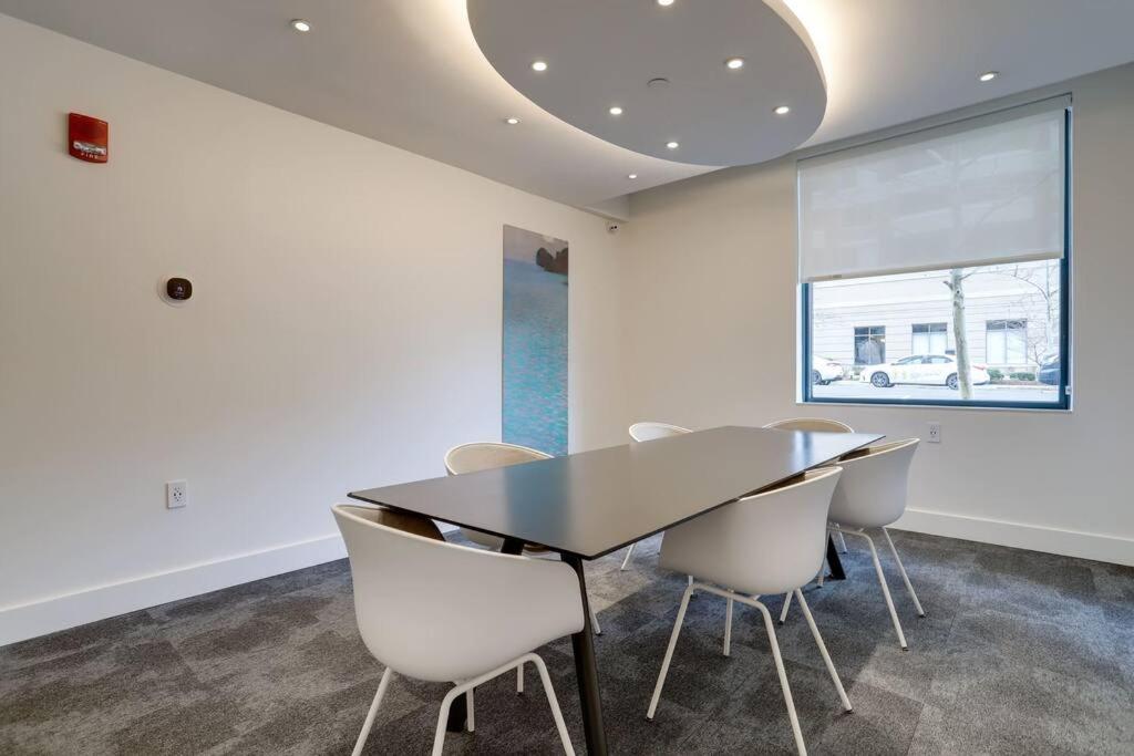 Exclusive Apt In Ballston With Gym Арлингтън Екстериор снимка