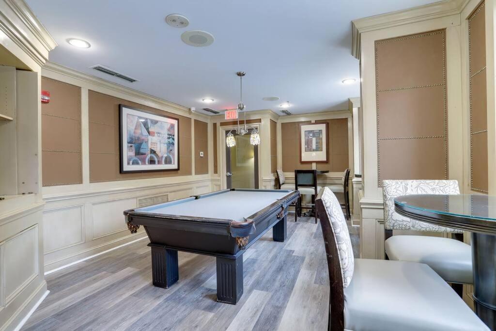 Exclusive Apt In Ballston With Gym Арлингтън Екстериор снимка